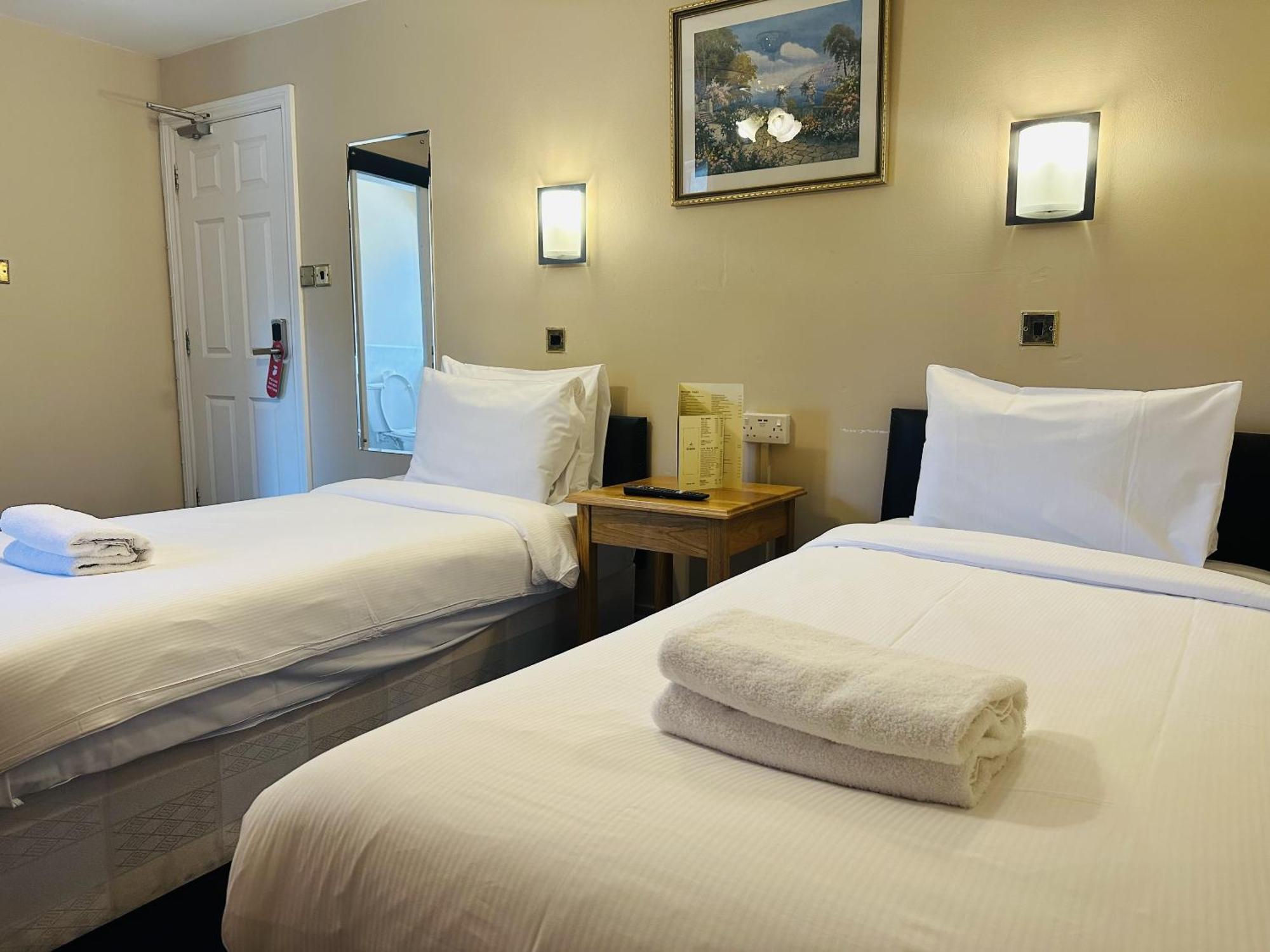 Woodcock Inn Felbridge Экстерьер фото