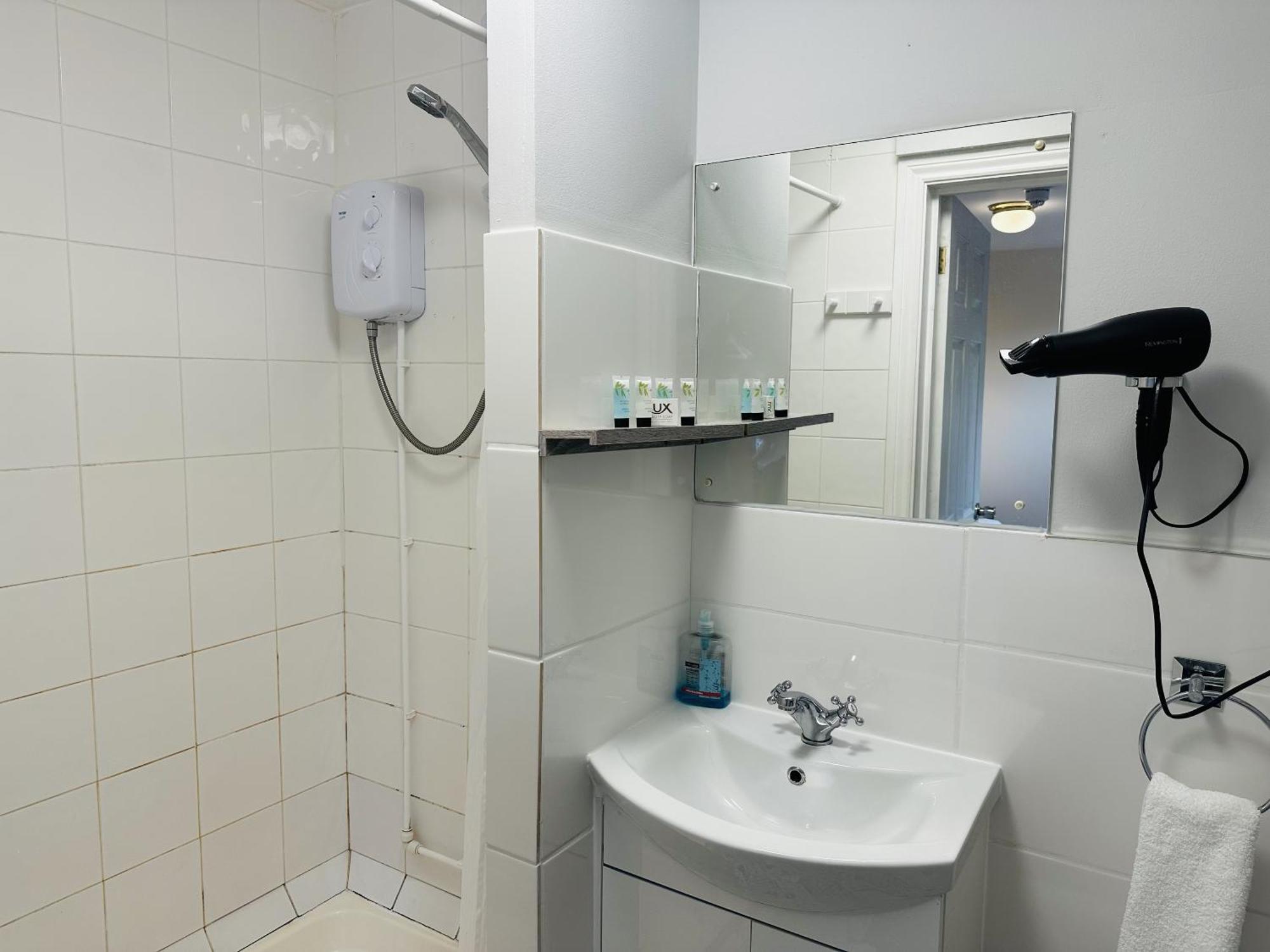 Woodcock Inn Felbridge Экстерьер фото