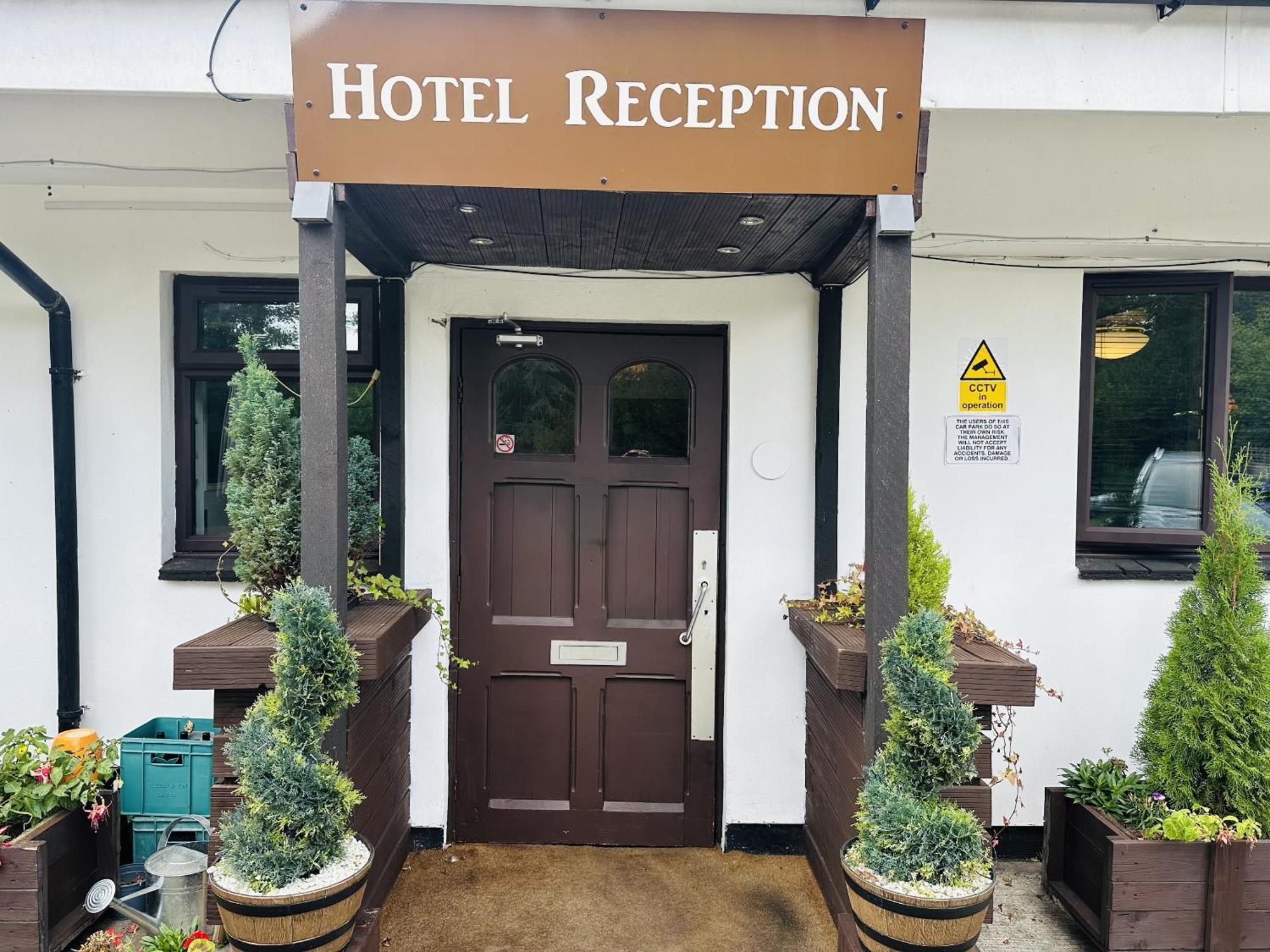 Woodcock Inn Felbridge Экстерьер фото