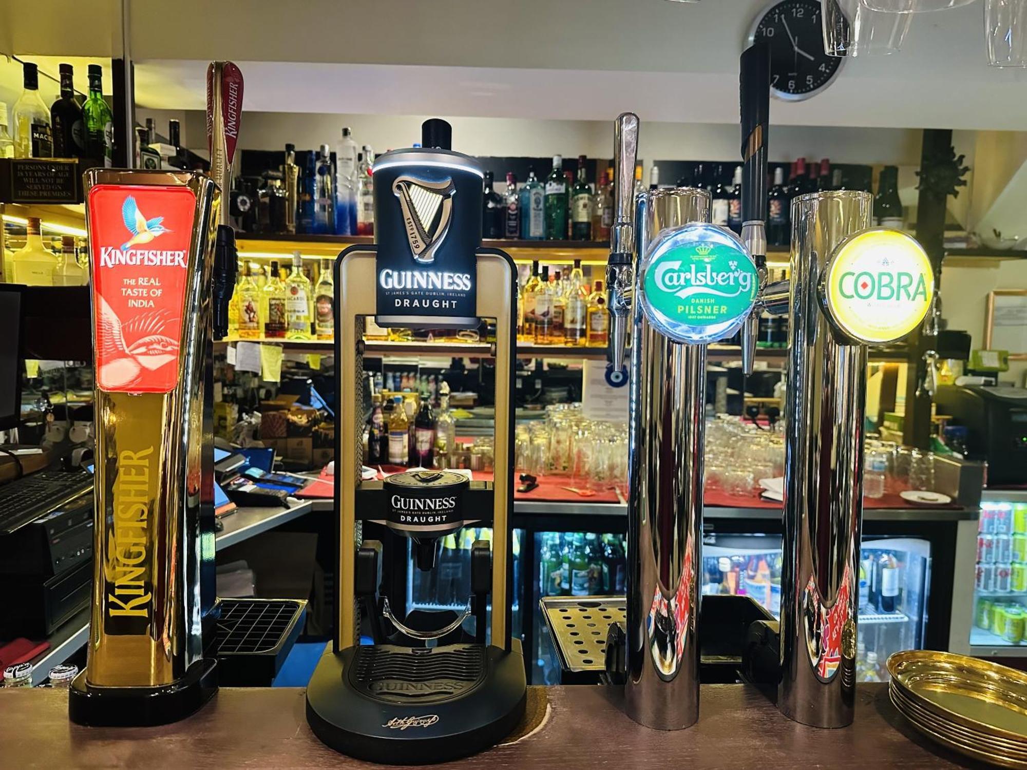 Woodcock Inn Felbridge Экстерьер фото